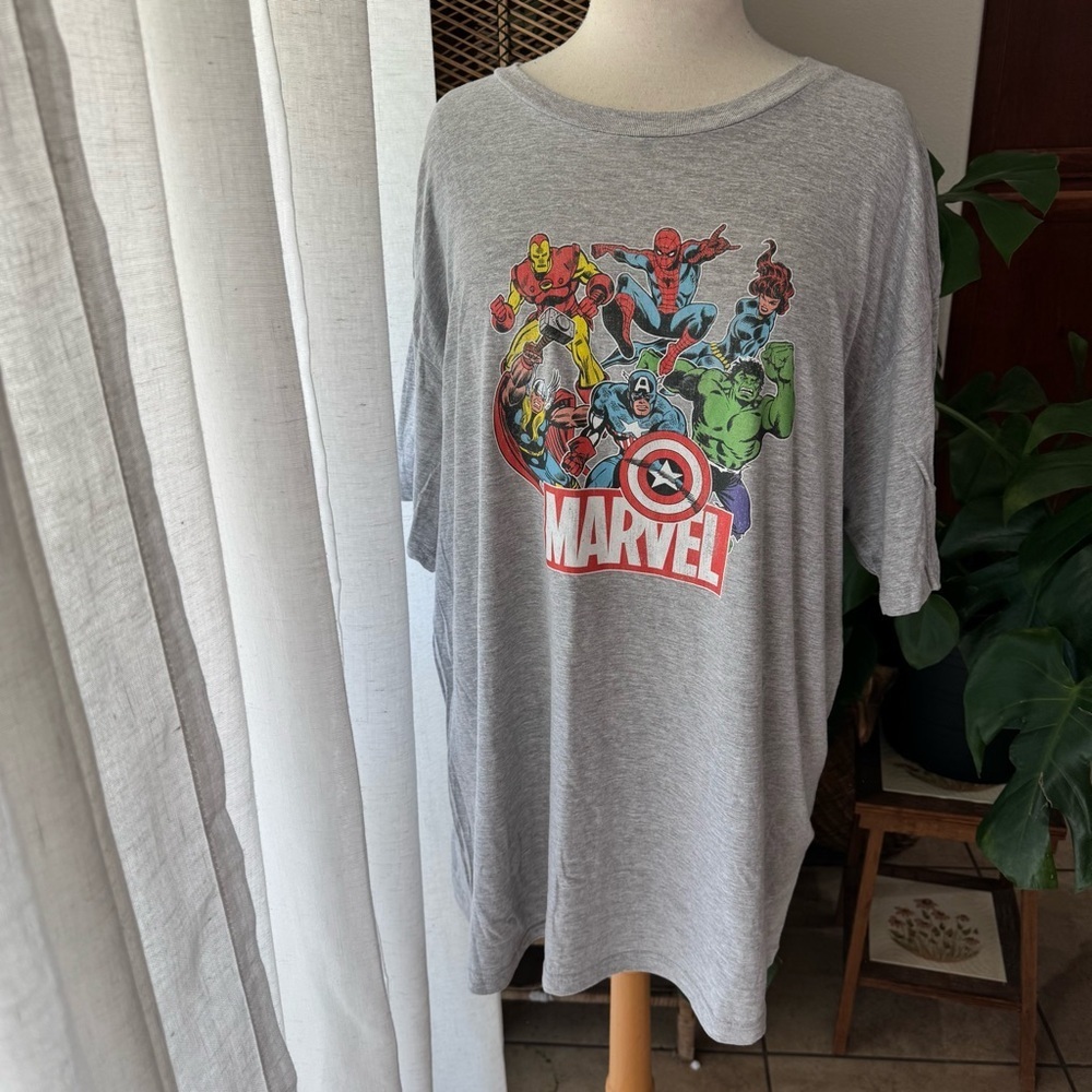 Marvel Superheroes Gray T-Shirt‎